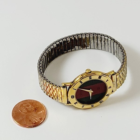 Authentic Gucci Stretch Band Watch Gold - Picture 5 of 6